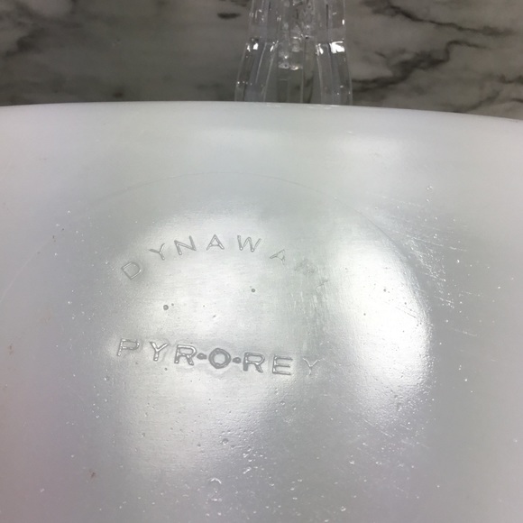 Vintage Dynaware Pyr-o-rey Casserole Dish - Picture 8 of 11